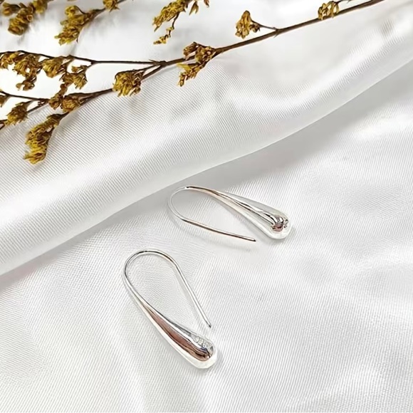 Sterling Silver Water drop shape earings - Picture 5 of 10